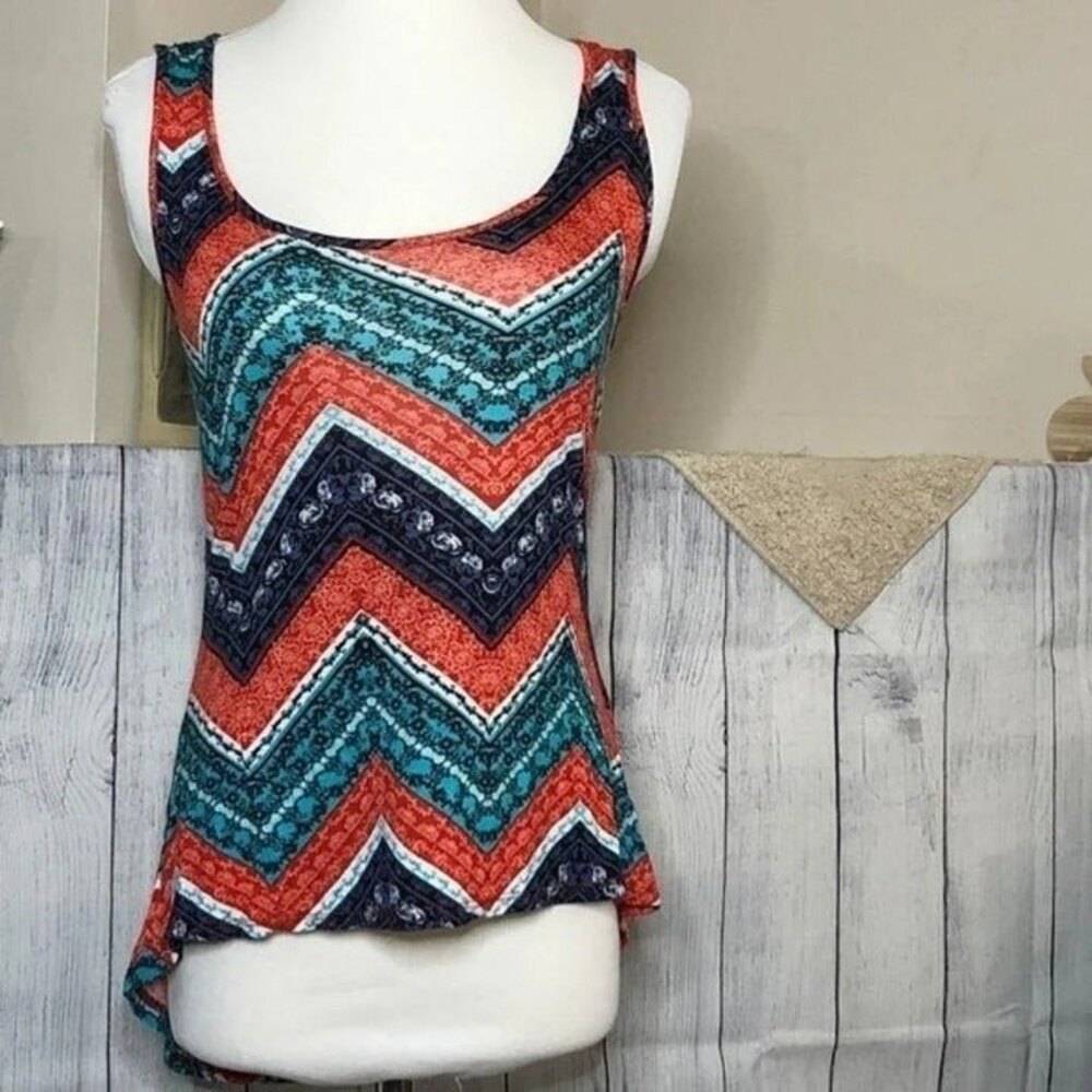 Rue 21 sz XS Lace Back Zig Zag Tank Top